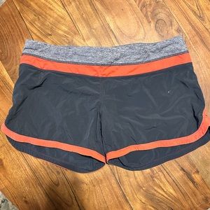 LULULEMON size 6 no tags active shorts